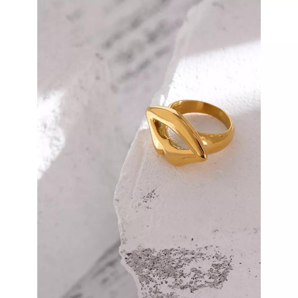 The Buella Chunky Gold Lips Ring rings Shopella   